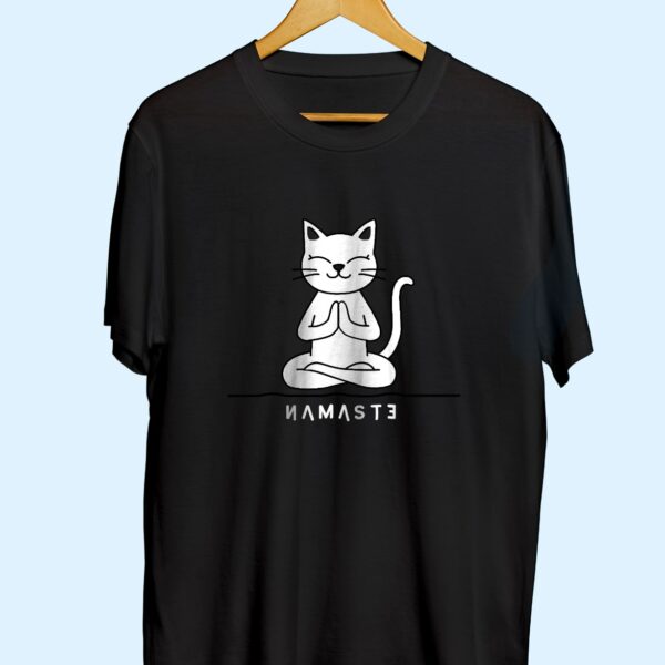 Cute cat namaste t-shirt