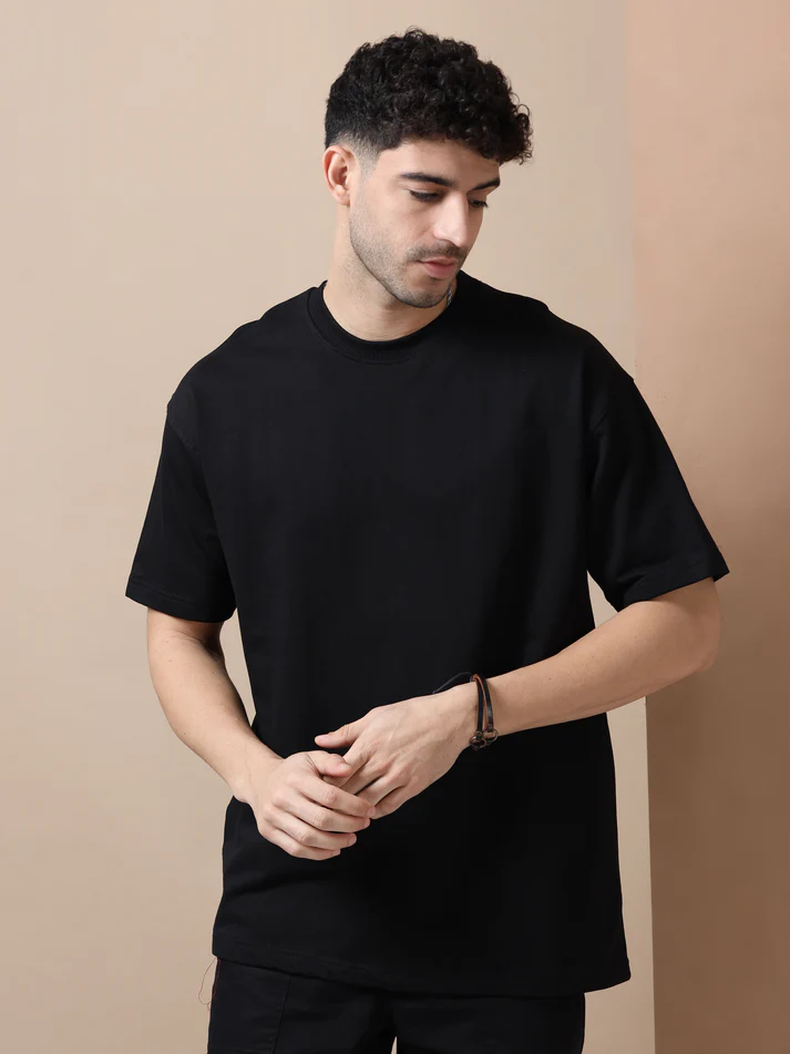 black oversize t-shirt1